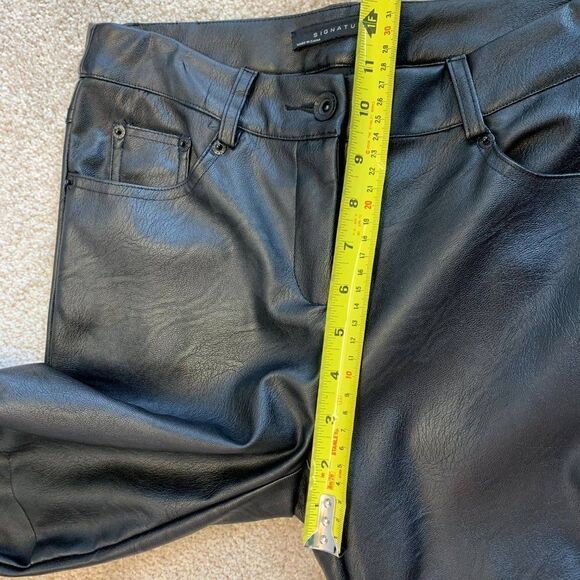 SIGNATURE 8 black zippered faux leather leggings S - Picture 9 of 10